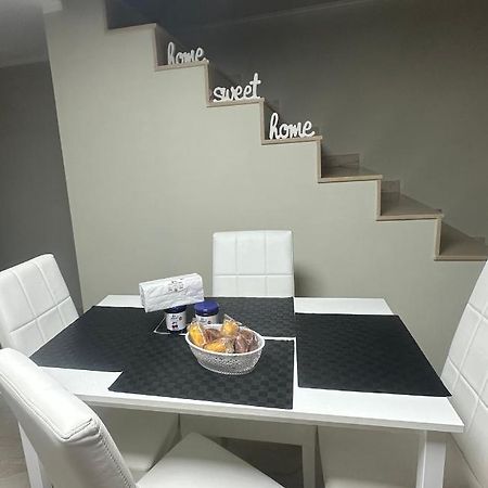 A.D.M Bed & Breakfast Napoli Bagian luar foto