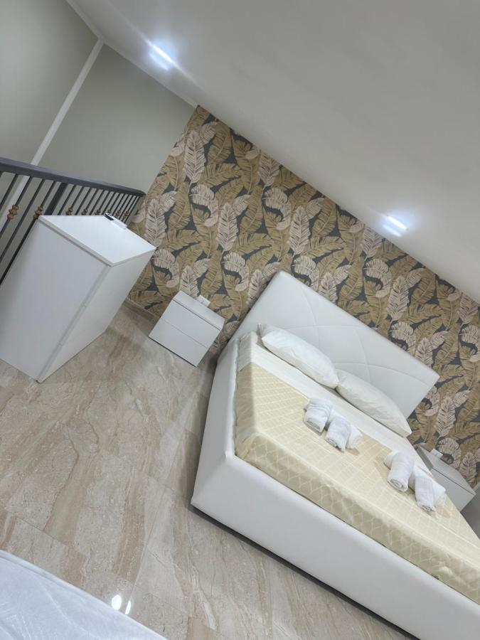 A.D.M Bed & Breakfast Napoli Bagian luar foto