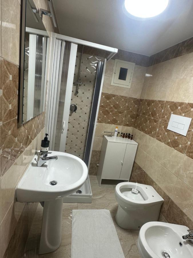 A.D.M Bed & Breakfast Napoli Bagian luar foto