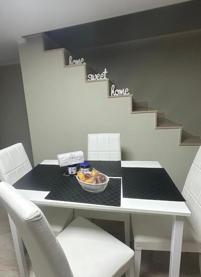 A.D.M Bed & Breakfast Napoli Bagian luar foto